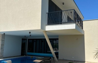 Predivna vila s grijanim bazenom u okolici Novigrada