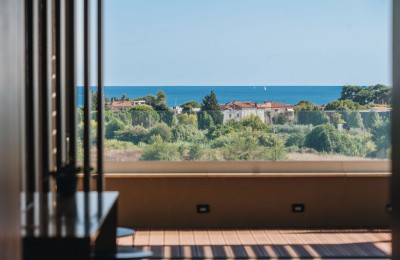 Luksuzno uređeni stan s pogledom na more u Novigradu