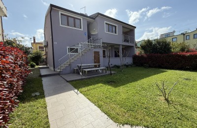 Kuća sa 3 apartmana i vrtom u centru Novigrada