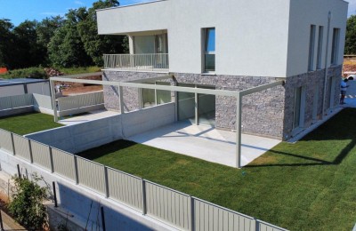 Komforan stan s vrtom u blizini mora – Novigrad (16)