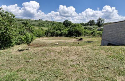 Građevinsko zemljište s projektom u Brtonigli