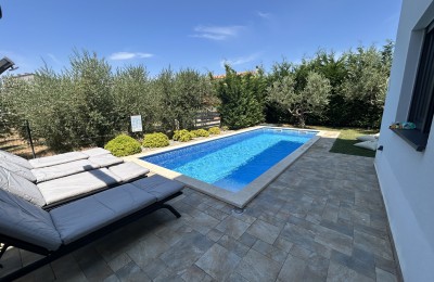 Appartamento splendidamente arredato con piscina a Cittanova