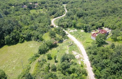Građevinsko zemljište s projektom u Grožnjanu